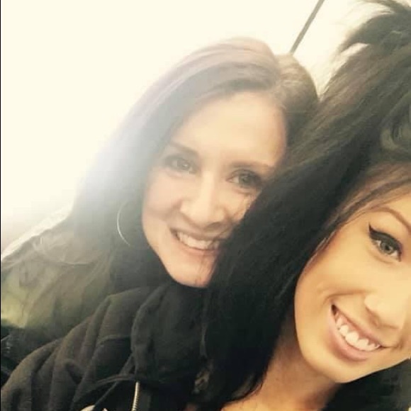 Meet your Posher, Karen - Picture 4 of 8